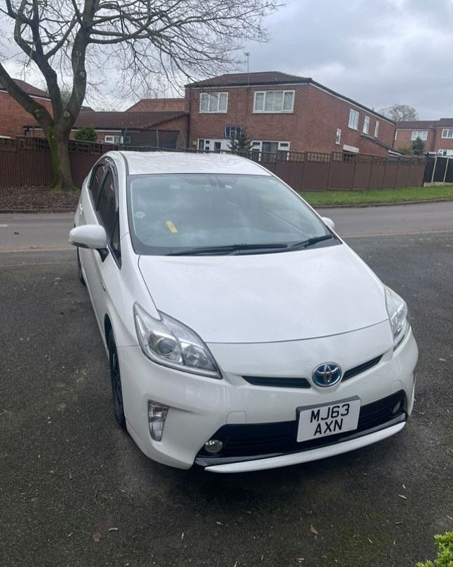 فروش خودروی Toyota Prius 2013