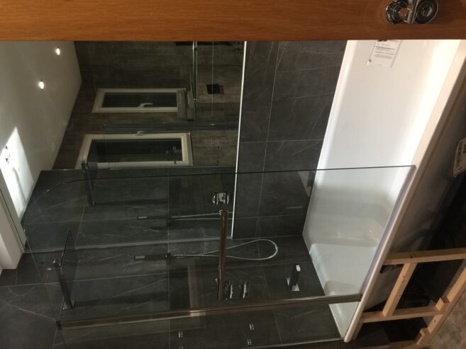 نصب کابینت اشپزخانه و حمام ونقاشی ساختمان