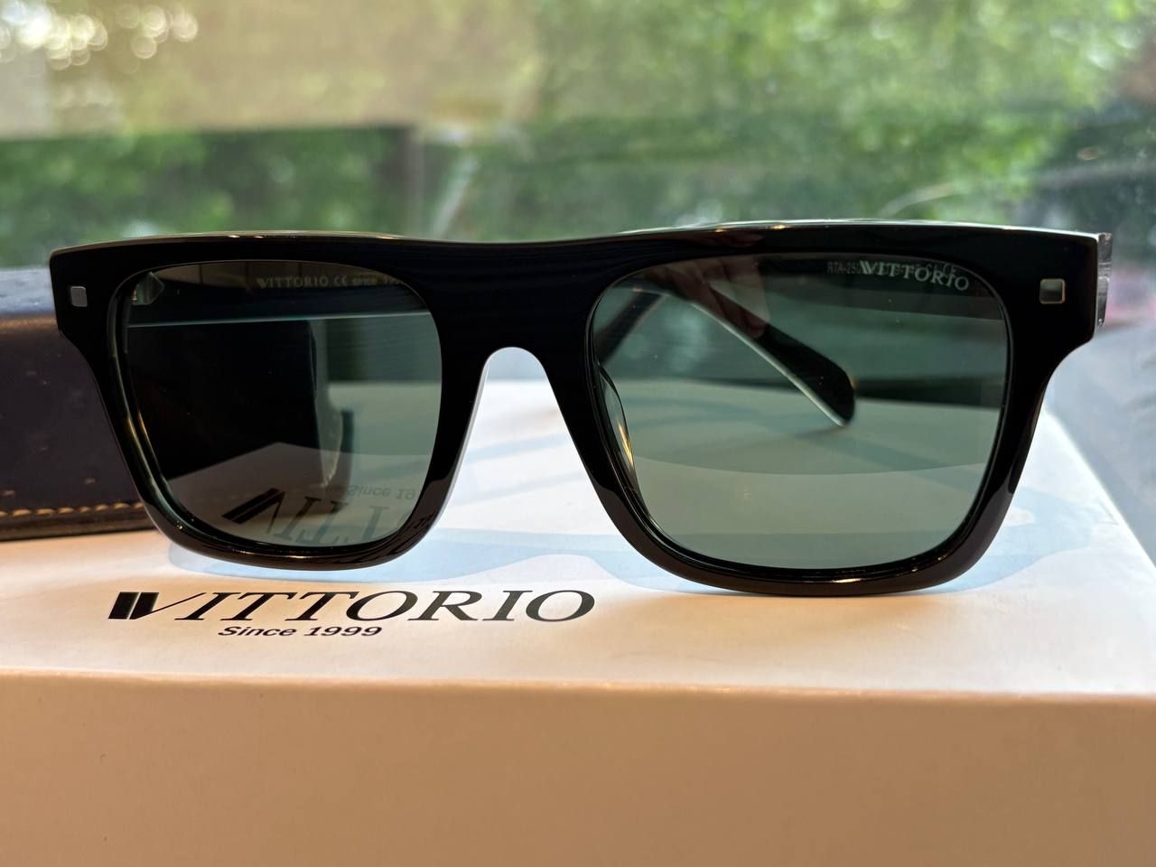 عینک های آفتابی و فریم طبی