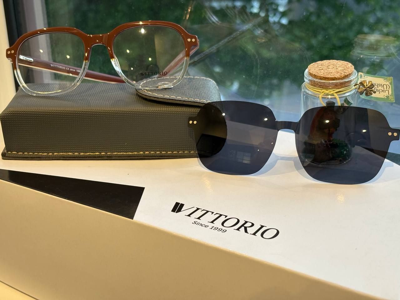 عینک های آفتابی و فریم طبی