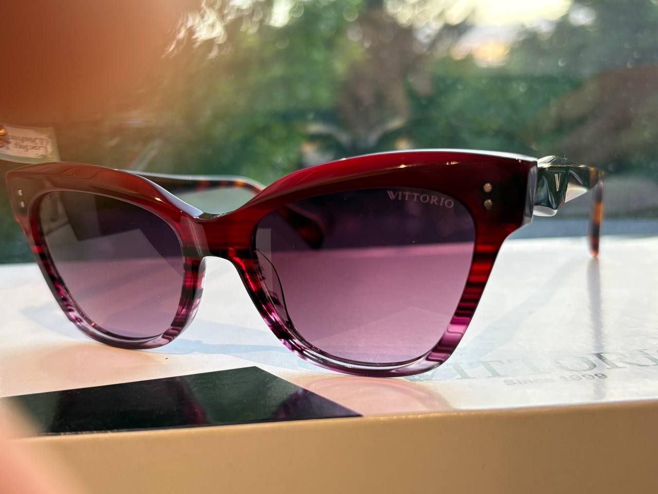 عینک های آفتابی و فریم طبی