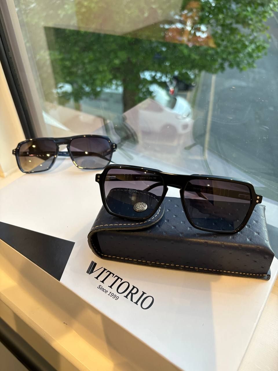 عینک های آفتابی و فریم طبی