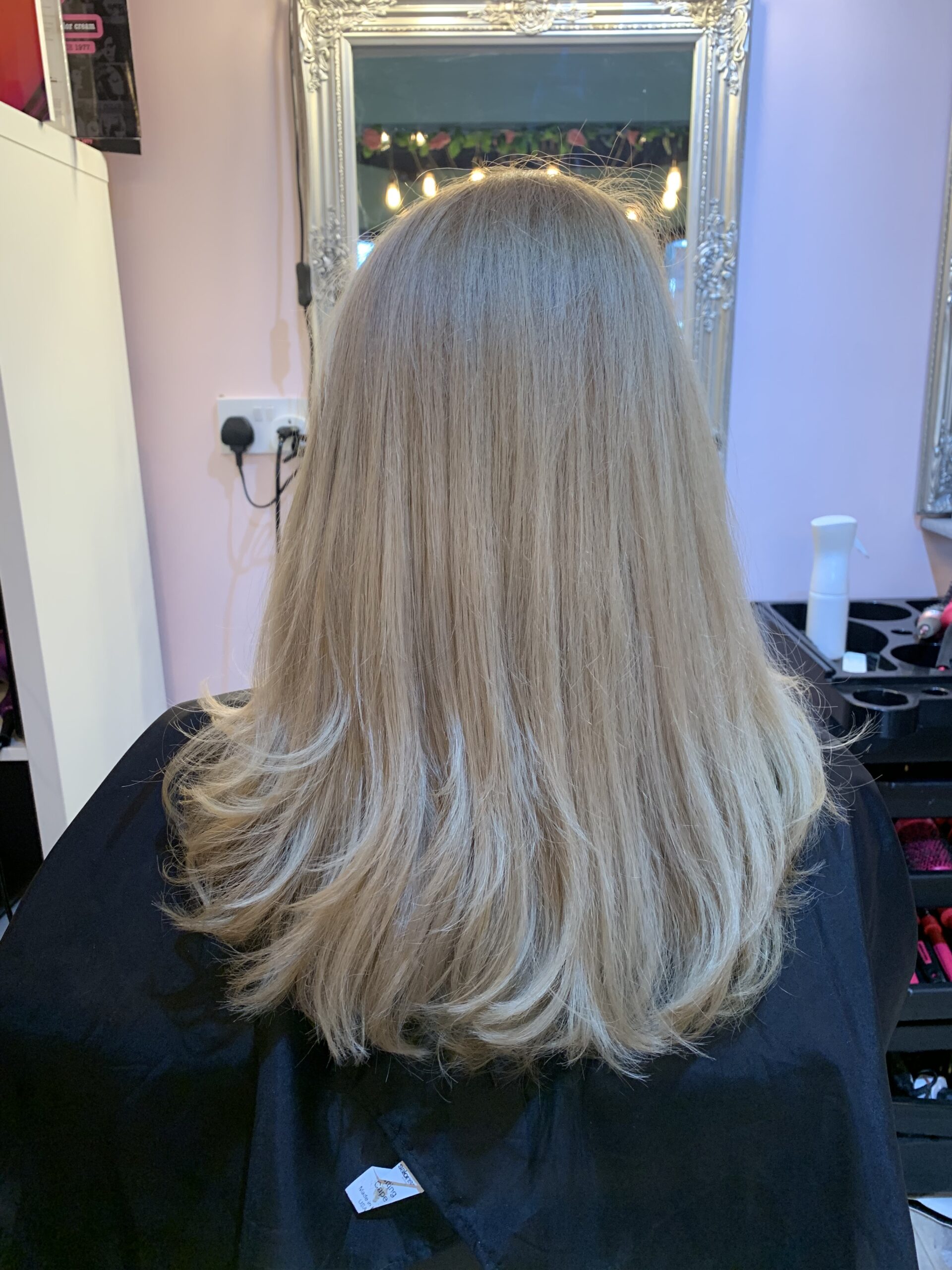 خدمات آرایشگری٫ مو و زیبایی