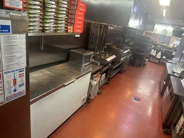 فروش مغازه پیتزاشاپ