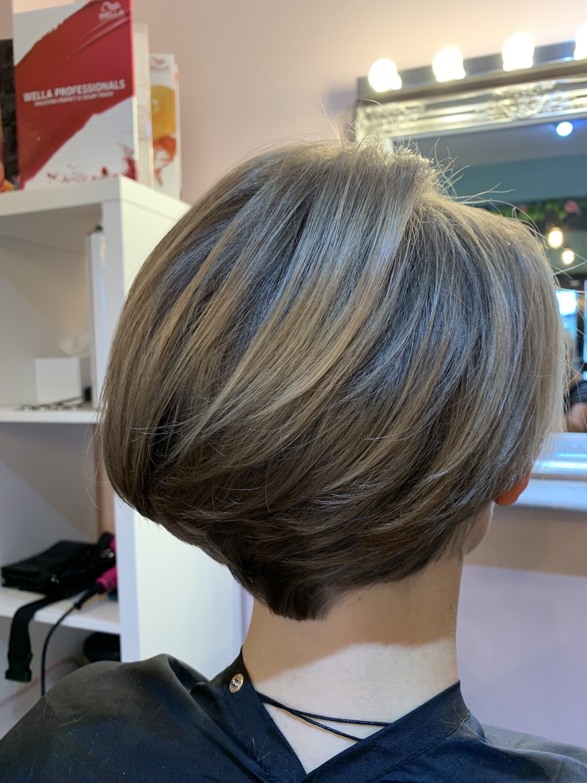 خدمات آرایشگری٫ مو و زیبایی