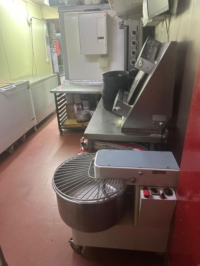 فروش مغازه پیتزاشاپ