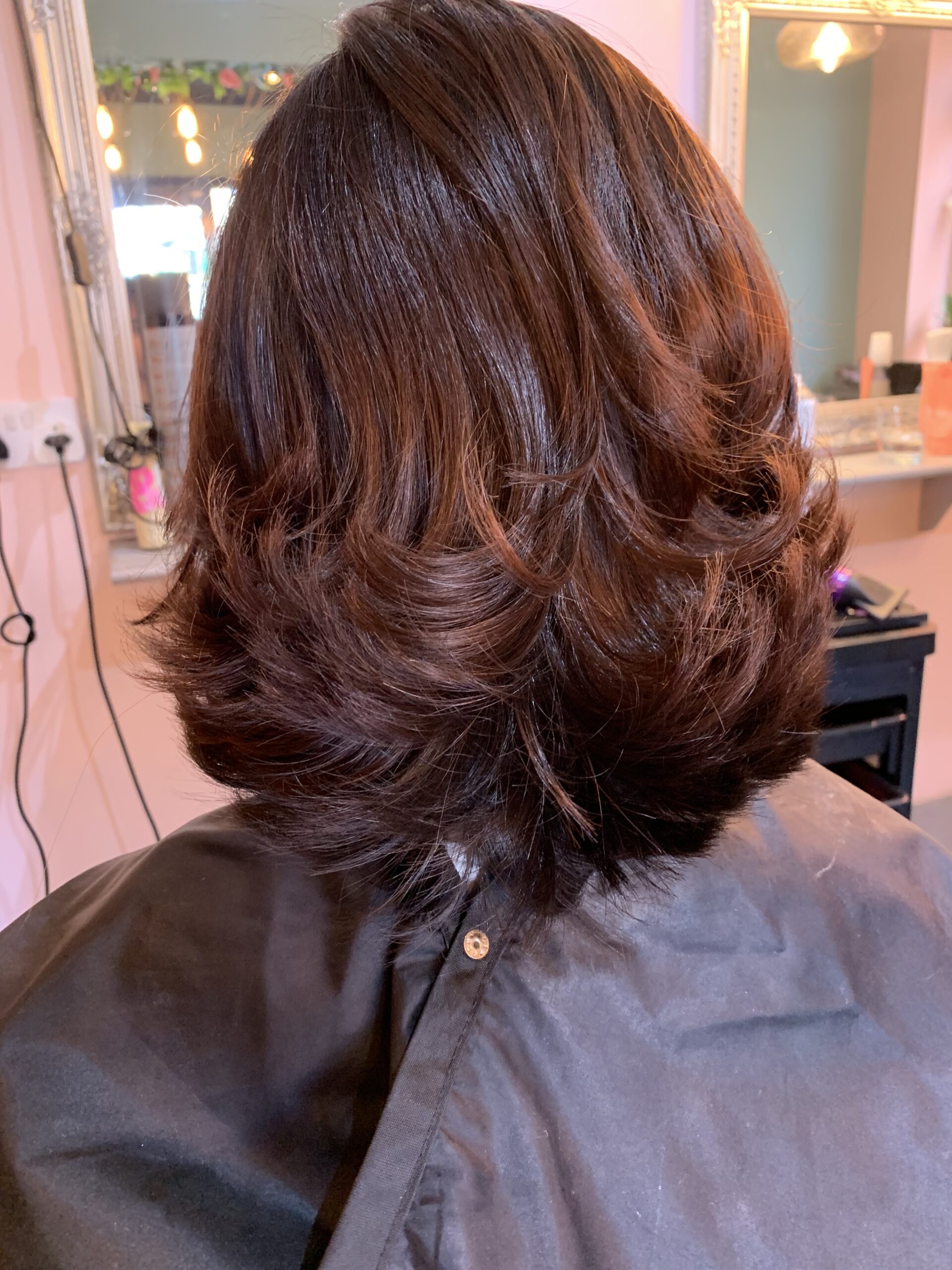 خدمات آرایشگری٫ مو و زیبایی